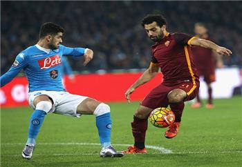م حترفين موقع إيطالي صلاح سيلعب دورا محوريا في لقاء روما أمام نابولي بفضل سرعاته