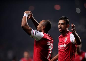 م حترفين براجا يحقق فوزا غاليا على لشبونة وكوكا يشارك بديلا