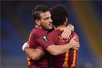 سوشيال_بطولات صلاح يساند فلورينزي بعد إصابته بالرباط الصليبي