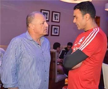 جلسة على انفراد بين أبو ريدة والحضري