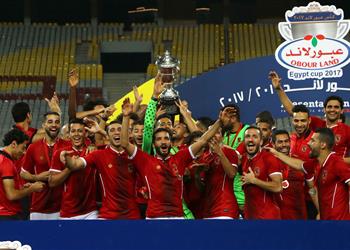 بالأرقام الأهلي يحصد الثنائية للمرة الـ14 البدري يحقق إنجاز ا عاشور الأكثر تتويج ا و الكابيتانو يودع القلعة الحمراء