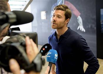 تشابي ألونسو ي دافع عن كريم بنزيما وجاريث بيل