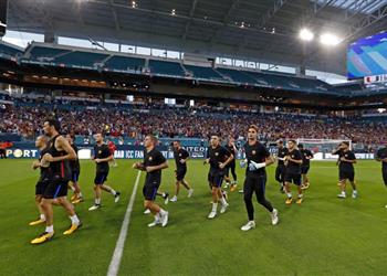 تقارير الميركاتو أسبوع يفصل بنفيكا عن حسم صفقة من برشلونة