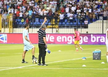 بالصور إيناسيو يلوح بإشارة الوداع لجماهير الزمالك