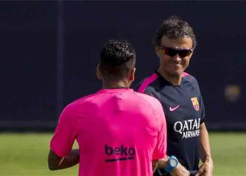 سوشيال_بطولات ألفيش موجه ا نصيحة لإنريكي لا تفقد حبك لكرة القدم