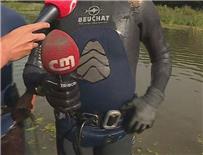 ميكروفون رونالدو القناة أرسلت غطاس للعثور عليه في البحيرة الفرنسية