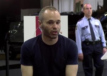 تصريحات إنييستا لست مهتم ا كثير ا بنهائي كارديف وميسي أفضل لاعب كرة قدم رأيته