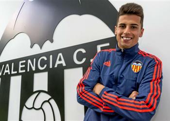 توتنهام يتلقى الرد من فالنسيا حول ضم كانسيلو