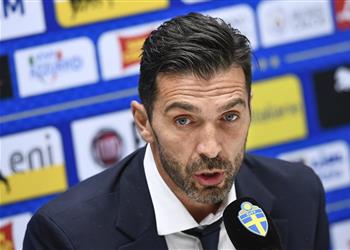 بوفون يعارض تصريحات مدرب إيطاليا ويوجه رسالة حماسية