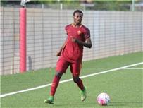 برشلونة يرغب في ضم ظهير روما الشاب