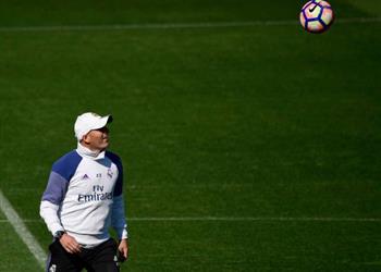 قوائم الأندية زيدان يعلن قائمة ريال مدريد للديربي أمام الروخي بلانكوس