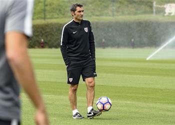 ميركاتو المدربين كورير الإسبانية فالفيردي مدرب برشلونة الجديد