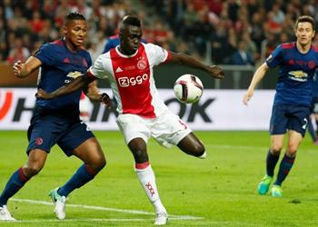 أياكس يقترب من الموافقة على طلب توتنهام