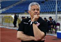 خلال التمرين الجهاز الفني للزمالك يجتمع بأيمن حفني