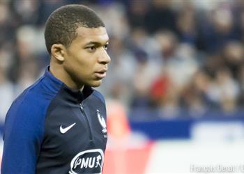 مبابي يجتاز الفحص الطبي لباريس سان جيرمان