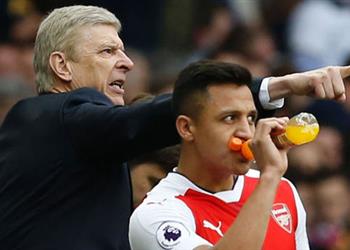 فينجر ي جيب لماذا لم يشارك سانشيز في مباراة كاملة بالبريميرليج