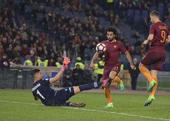 كأس إيطاليا صلاح يتألق ويسجل هدفين ويرافق روما إلى باب الخروج ولاتسيو إلى النهائي
