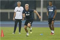 مدافع مانشستر يونايتد يقترب من مزاملة رمضان صبحي في ستوك سيتي