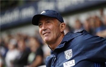 تجديد عقود وست بروميتش يجدد عقد المدرب توني بوليس لعام إضافي