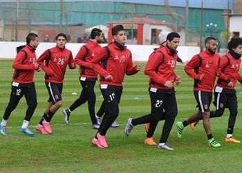 مران صباحي للاعبي الاهلى المستبعدين من مباراة الإنتاج