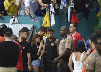 تقارير الميركاتو نيمار ي خبر زملائه في برشلونة بقراره النهائي