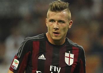 ميركاتو الصيف رسمي ا كوتشكا يغادر ميلان إلى طرابزون التركي