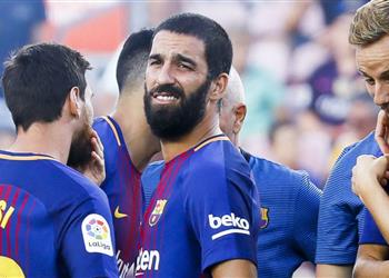 وكيل نجم برشلونة يوضح حقيقة رحيله عن البرسا