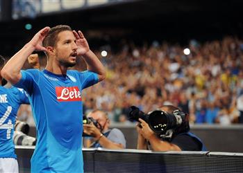 نابولي ي طارد يوفنتوس على الصدارة بثلاثية في شباك بولونيا