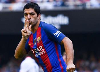 الكرة الذهبية بالوتيلي رونالدو أم ميسي أود أن أعطيها إلى سواريز