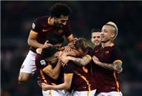 اليويفا يسأل هل صلاح قادر على قيادة روما لهزيمة ريال مدريد