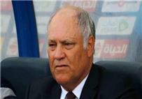 صورة يول يحتفل بالدوري مع المخدة