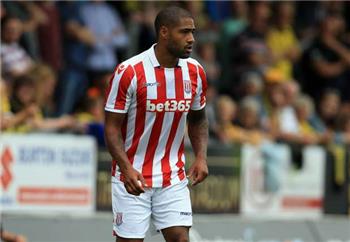 تقارير الميركاتو ظهير أيمن ستوك سيتي على رادار برشلونة