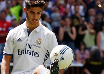 أسينسيو يكشف لماذا شبهه زيدان بميسي