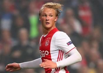 تقارير الميركاتو أياكس يتجاهل اهتمام برشلونة وكبار الأندية بضم دولبيرج وينوي إبقاءه لزيادة سعره مستقبل ا