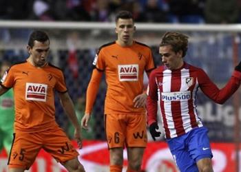 كأس الملك أتليتكو مدريد يضرب شباك إيبار بثلاثية نظيفة ويضع قدما في نصف النهائي