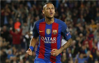 خبايا الميركاتو والد نيمار صفقة إنقتاله إلى باريس سان جيرمان كانت تحوم حول 430 مليون يورو وهو مبلغ ليس كبير ا على إمكانياته