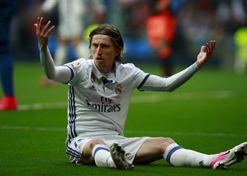 زيدان يكرر تجربة رونالدو مع مودريتش