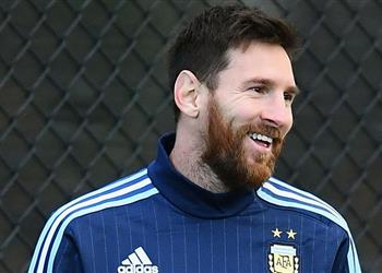 مستقبل ليو ميسي سيجدد عقده مع برشلونة قبل العطلة الصيفية