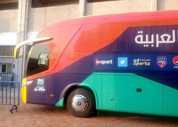 اللجنة المنظمة للبطولة العربية تمنح الأهلي حافلة جديدة