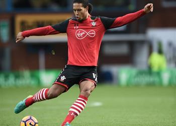 تقارير الميركاتو فان ديك يتدرب بمفرده لإصراره على مغادرة ساوثهامبتون