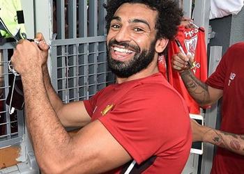 محترفين رئيس ليفربول الجماهير كانت تراقب صلاح بحماس في تدريبات هونج كونج