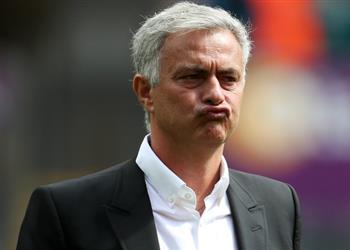 مانشستر يونايتد يقترب من تجديد عقد مدافعه