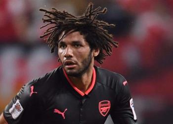 محترفين النني أساسي ا في خط دفاع آرسنال أمام إشبيلية