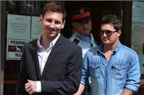 أخبار القبض على شقيق ميسي بسبب حيازته الغير مشروعة لسلاح