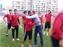 جيلبرتو يسأل لاعبي الأهلي عن سر غياب زميليه