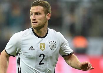 إنتر ميلان يقدم عرض ا جديد ا للتعاقد مع مدافع آرسنال