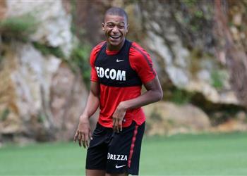 مدربو إنجلترا يتواصلون مع مهاجم موناكو