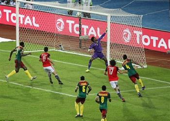 وصيف أفريقيا ديلي ميل الإنجليزية النني يرد على ضغط الصحافة المصرية بهدف رائع