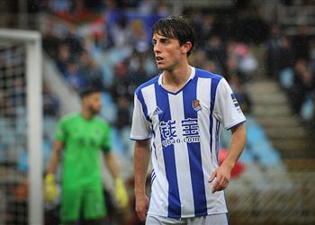 ريال مدريد يراقب مدافع جديد