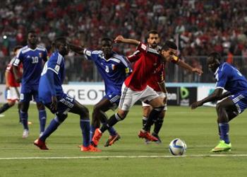 مصطفى فتحي يشارك في مران المنتخب